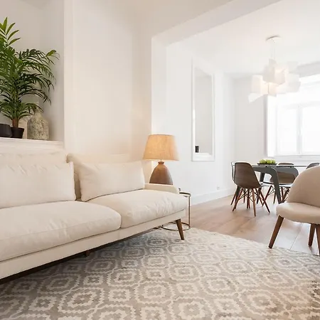 Appartement Your Santa Apolonia *